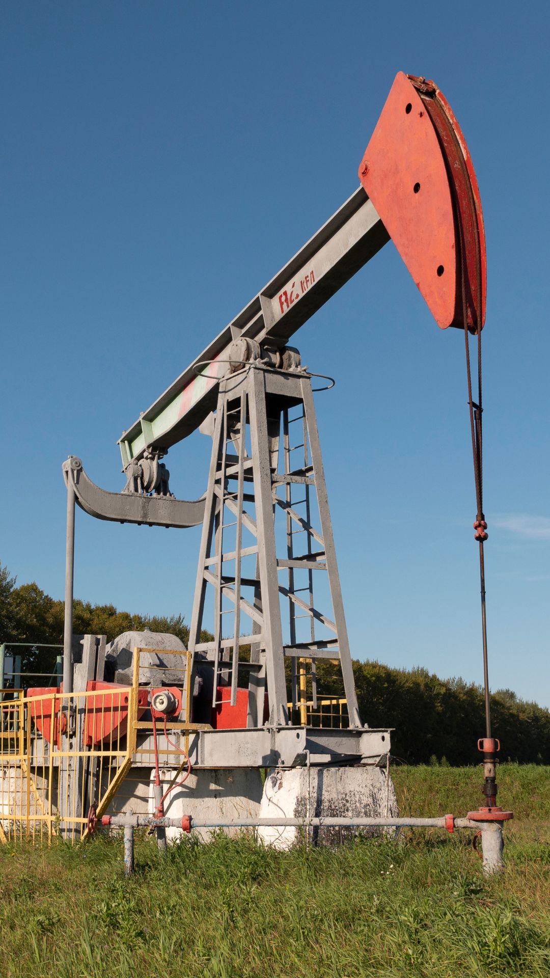 ¿Quién paga el alza del petróleo en RD?