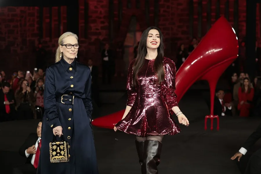 Meryl Streep y Anne Hathaway brillan en la pasarela por el estreno de ‘El diablo viste a la Moda 2’ en México
