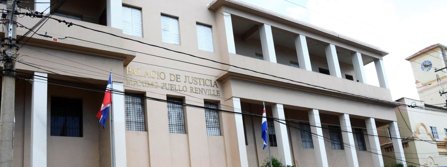 Tres meses de prisión preventiva para tres policías por robo de más de RD$1.2 millones en San Cristóbal