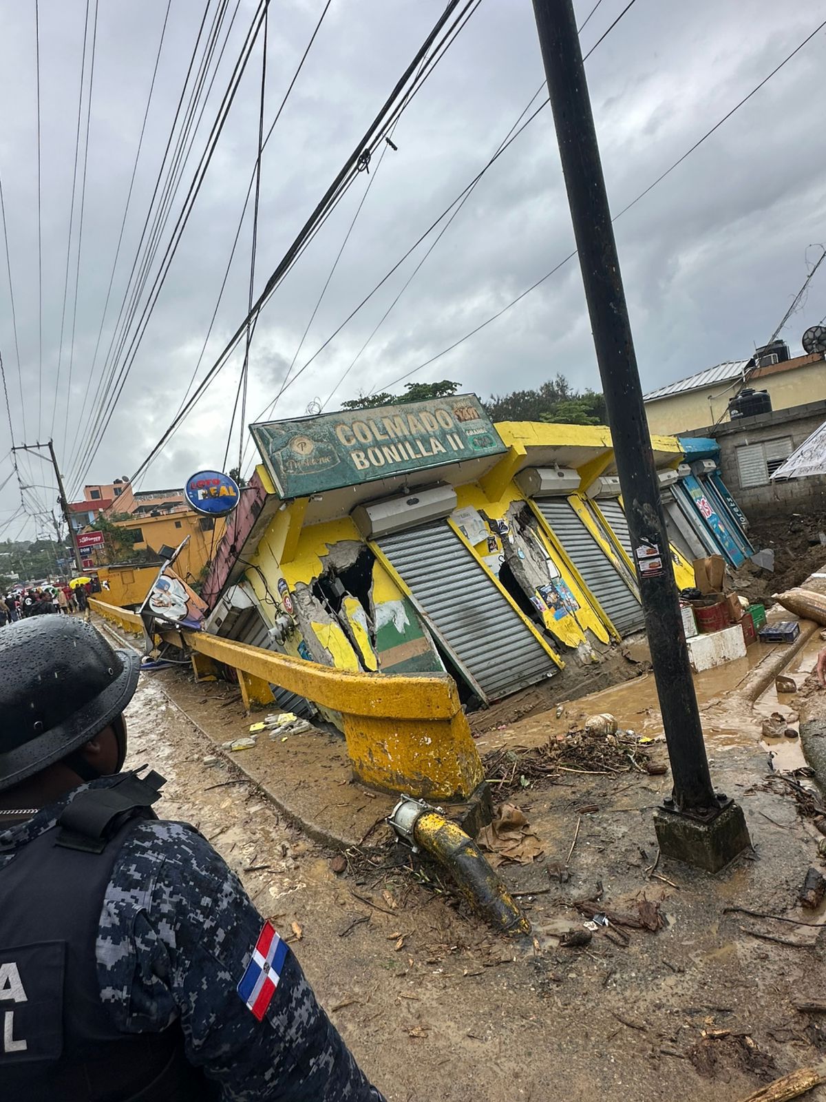 Onesvie evalúa daños estructurales y riesgos de colapso tras lluvias en Gaspar Hernández