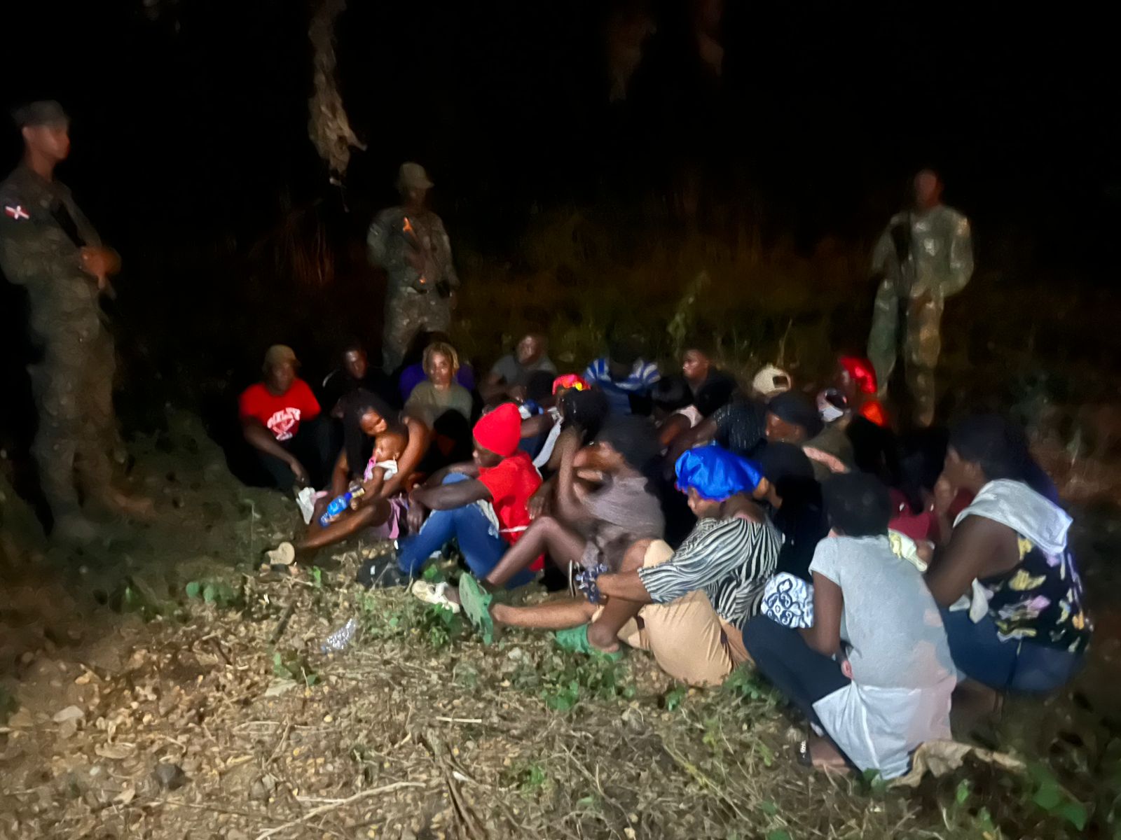 Ejército intercepta a 28 migrantes haitianos en Montecristi