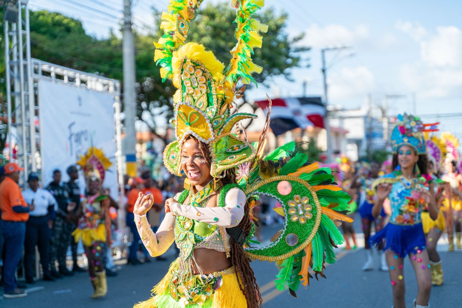 Anuncian Desfile Cultural Municipal 2026 en Santo Domingo Este