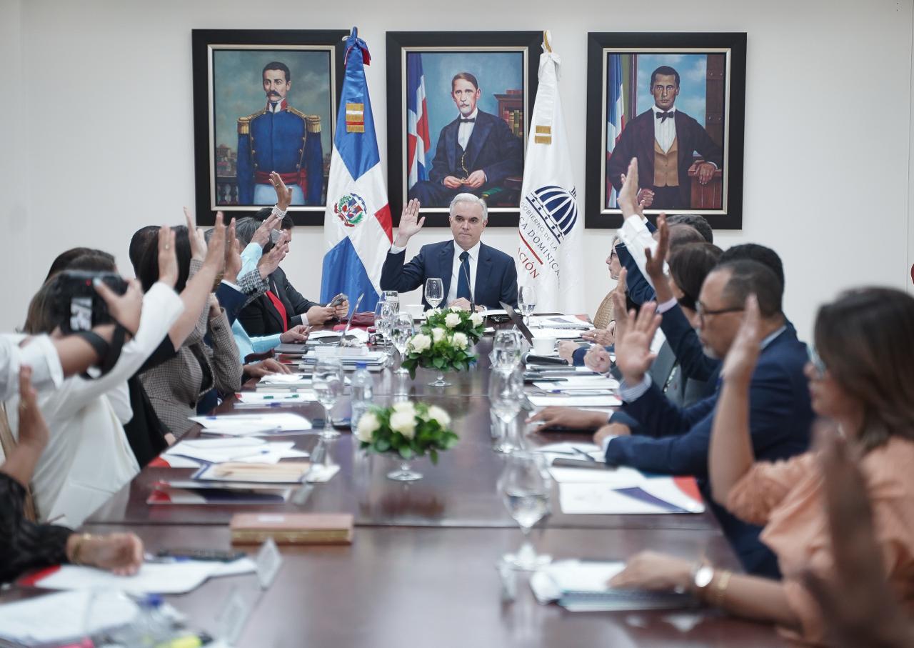 Consejo Nacional de Educación socializa propuesta para regular uso de celulares en las escuelas