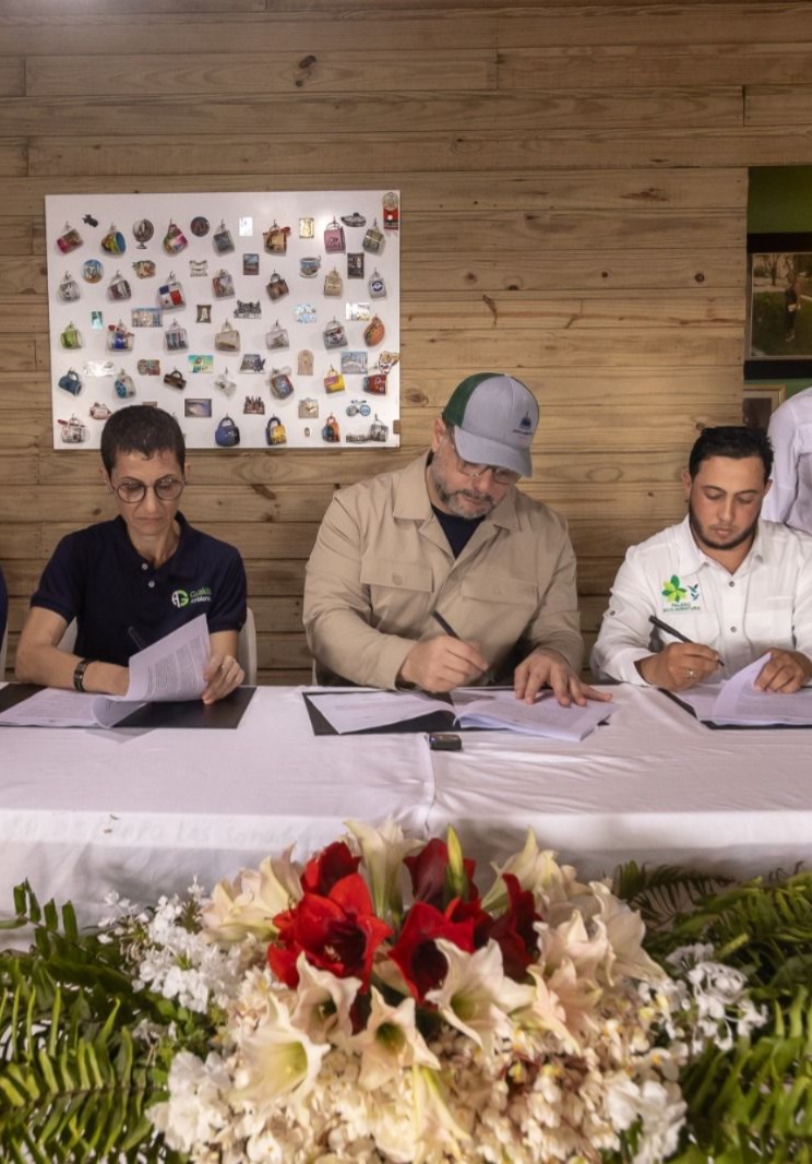 Medio Ambiente firma acuerdos de co-manejo en El Palero para fortalecer conservación y ecoturismo