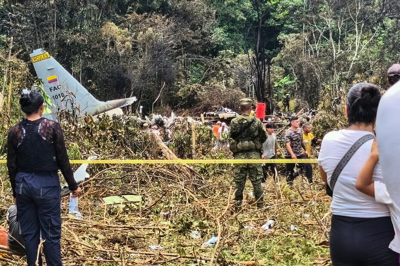 Suben a 68 los muertos en el accidente aéreo en Colombia tras el hallazgo de dos cuerpos
