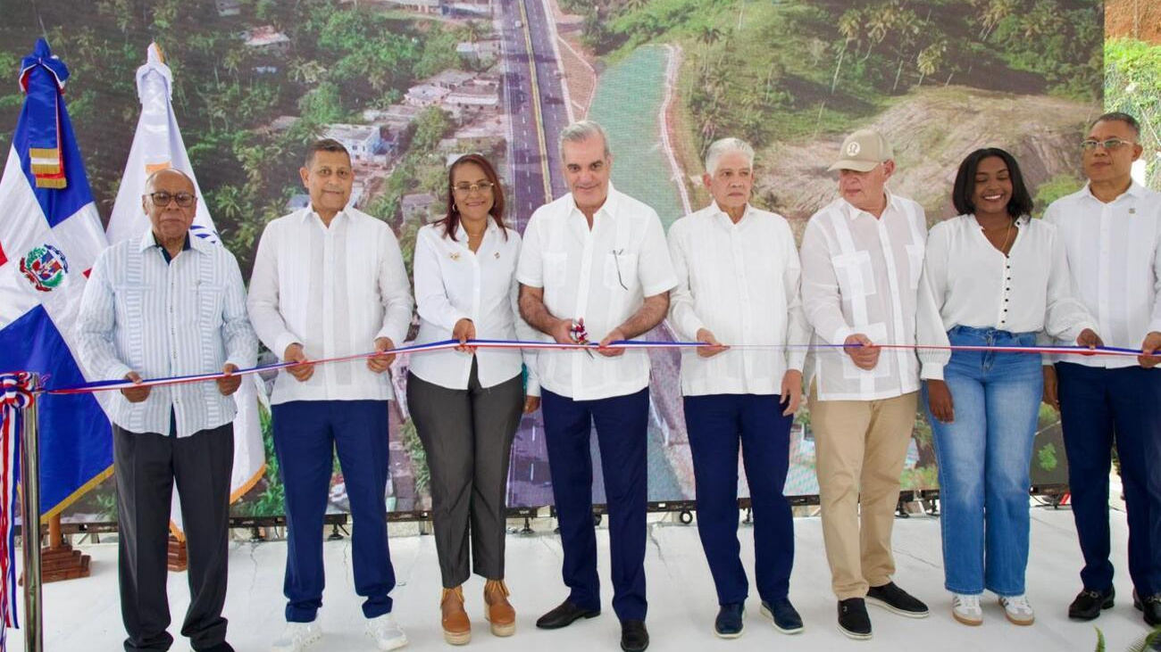 Presidente Abinader inaugura ampliación a cuatro carriles en Samaná