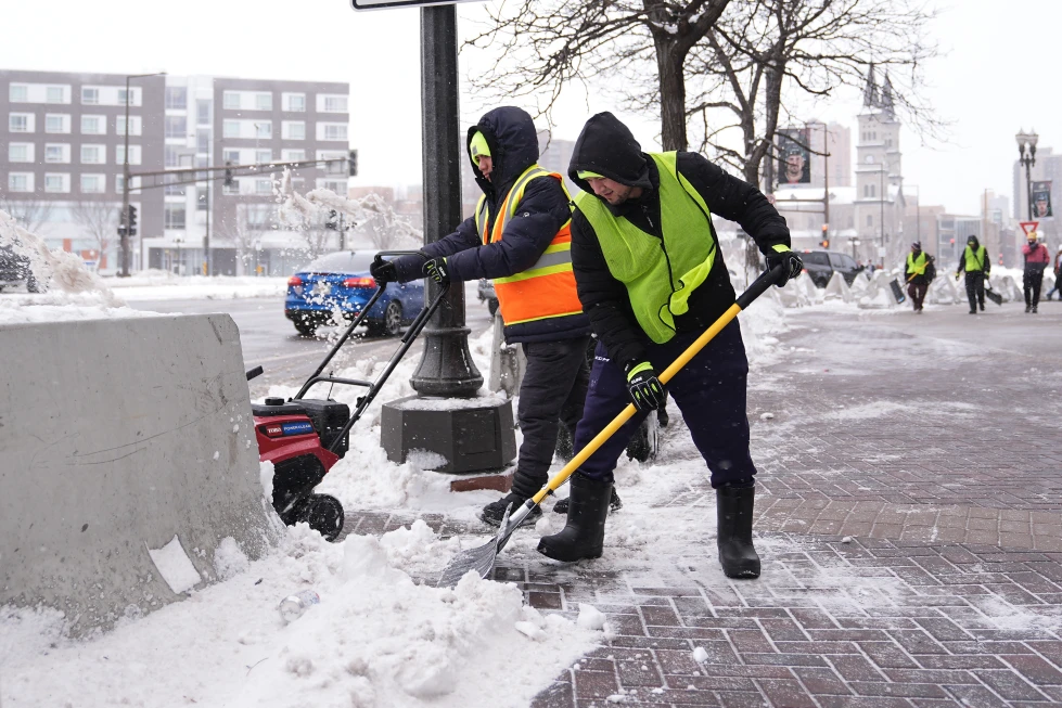 Fuertes tormentas azotan partes de EE. UU. con nieve y vientos