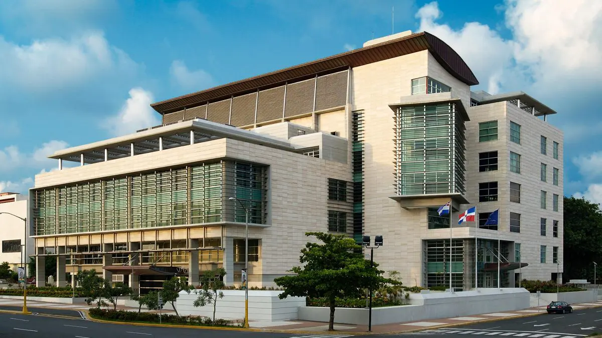 Arrestan a fiscal que recibió 10,000 dólares de una persona bajo investigación