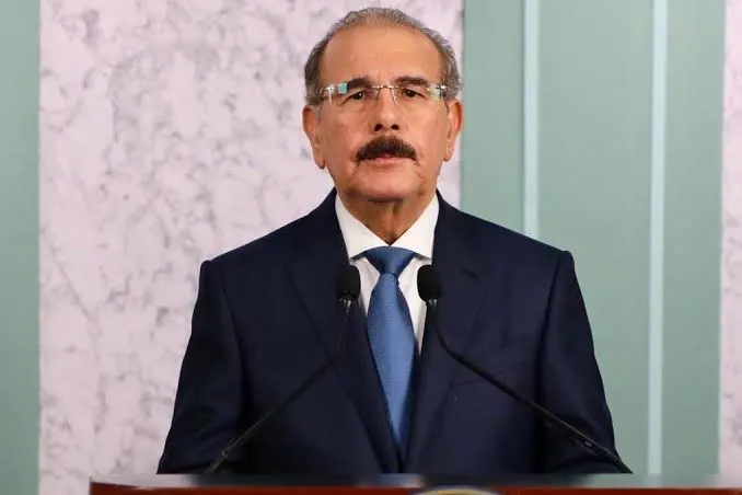 Danilo Medina: «en tiempos de crisis, el más sacrificado tiene que ser el gobierno»