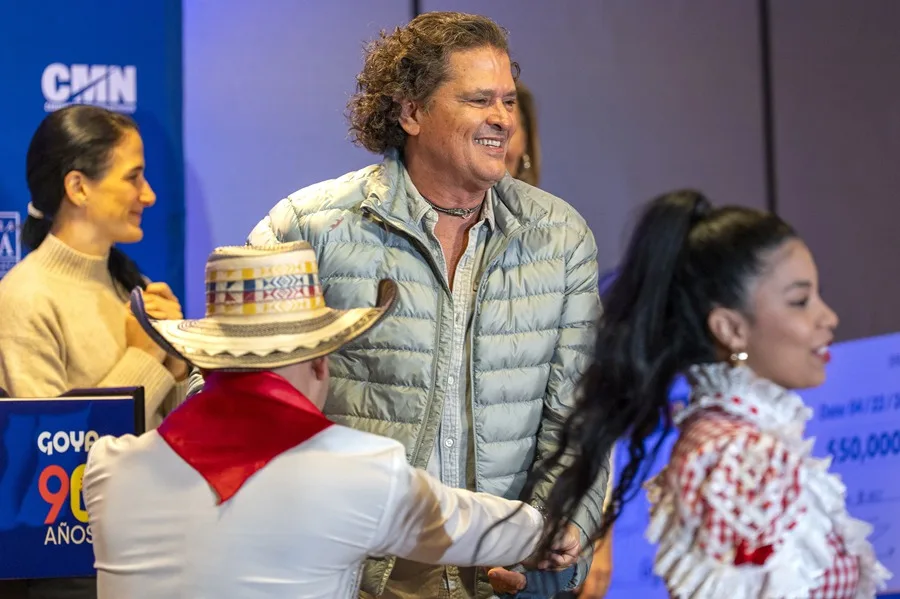 Carlos Vives defiende a los inmigrantes en EE.UU. y reivindica su «orgullo hispano»