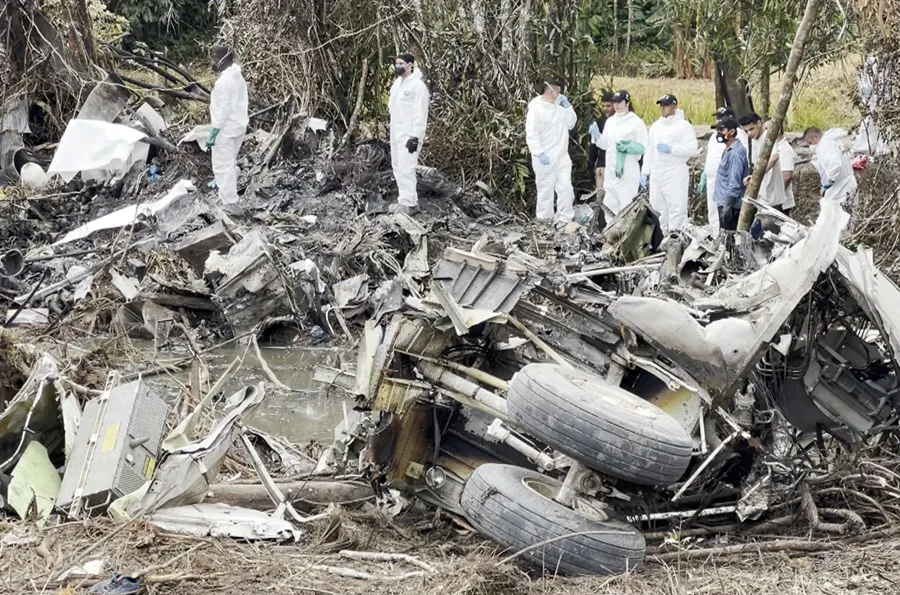 Avión militar accidentado en Colombia, que dejó 69 muertos, chocó con tres árboles tras su despegue
