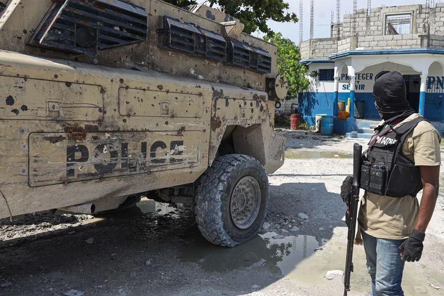 Anuncian despliegue de 1,500 soldados para la fuerza antipandillas de Haití