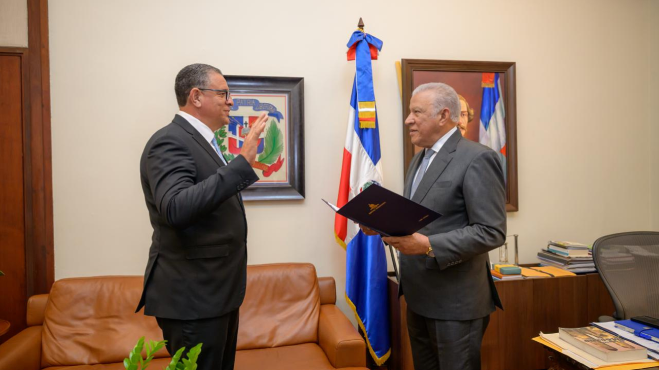 Carlos Alessandry Roa Howley es juramentado como director ejecutivo del Plan San Juan