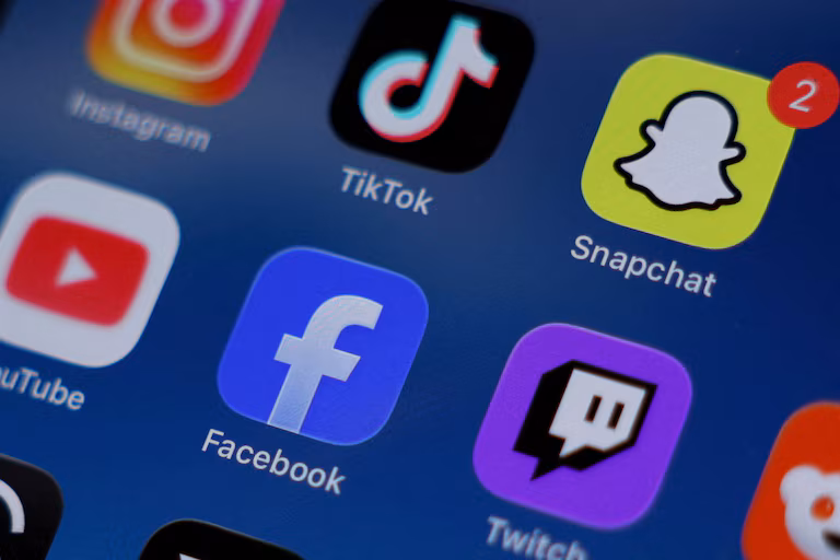 FBI advierte sobre apps en iPhone y Android que podrían espiar usuarios; TikTok y CapCut entre las señaladas