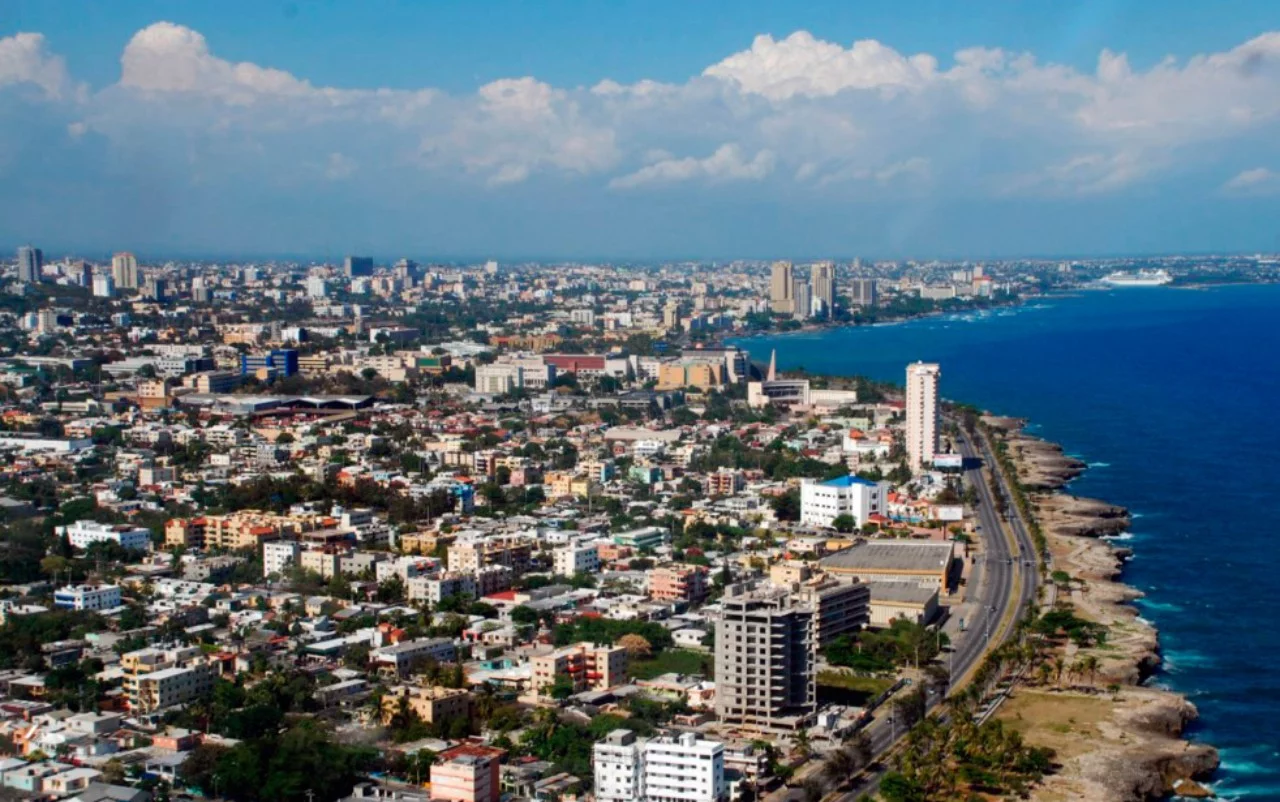 Más dominicanos viven en ciudades y solos