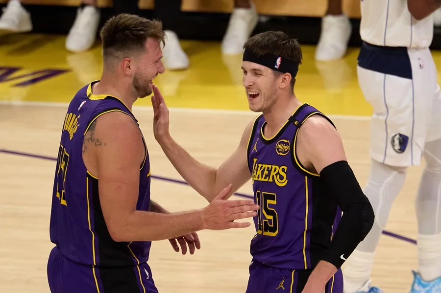 Los Lakers buscan el milagro frente a Rockets sin Doncic ni Reaves en su asalto al anillo