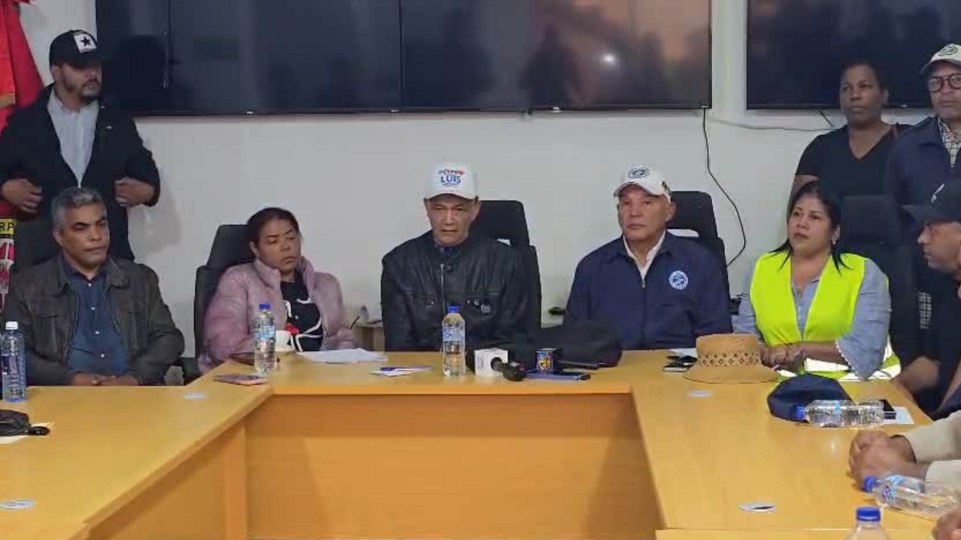 Alcalde de SDO confirma dos fallecidos tras lluvias y destaca apoyo del Gobierno