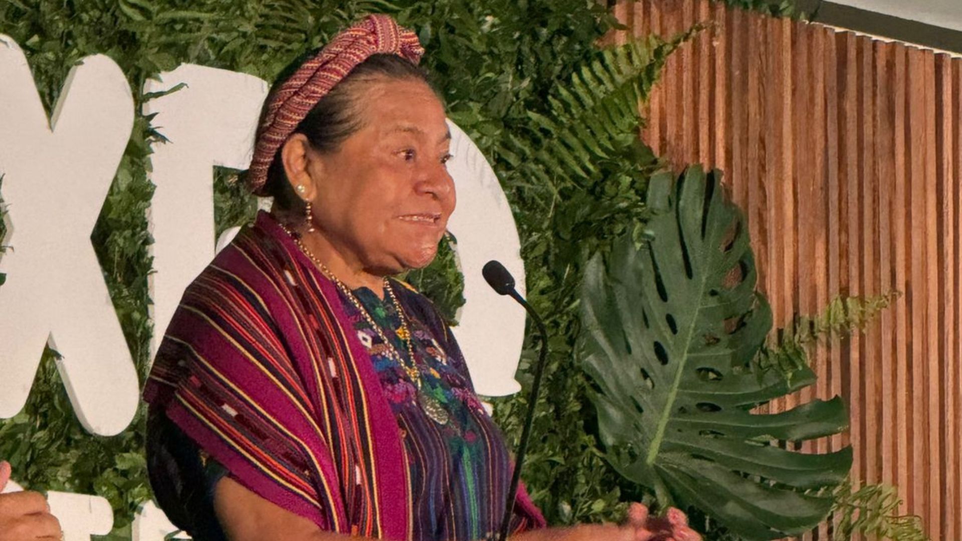 Rigoberta Menchú llama a promover una educación basada en la paz y los valores