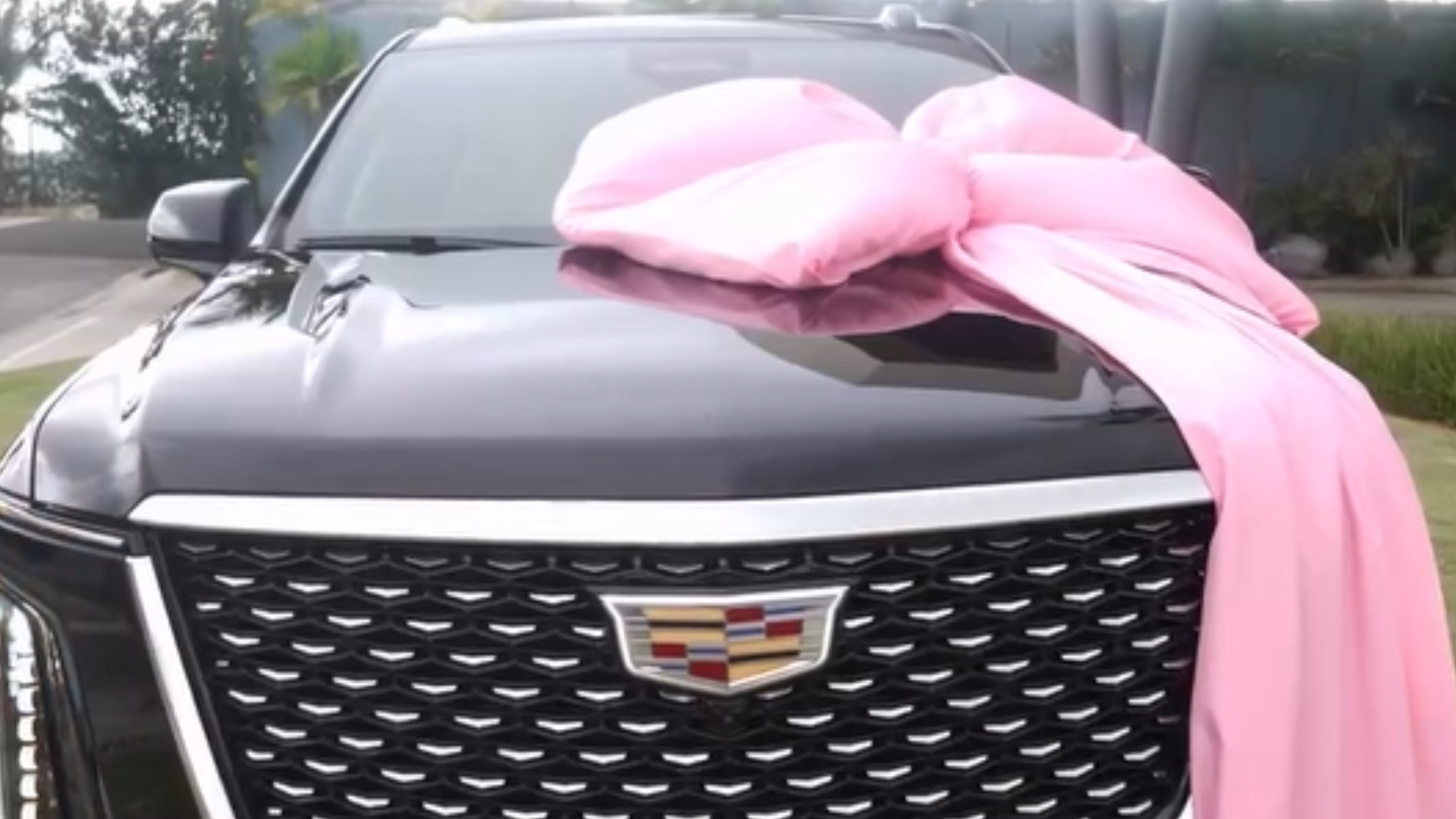 Karen Yapoort presume su nuevo Cadillac Escalade 2026