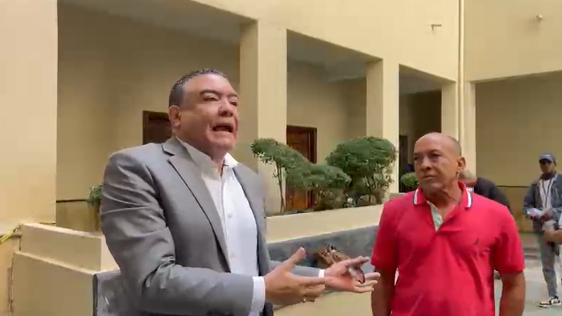 Comunicador que agredió a víctima del caso Jet Set en Palacio de Justicia dice: “Soy humano de carne y hueso”