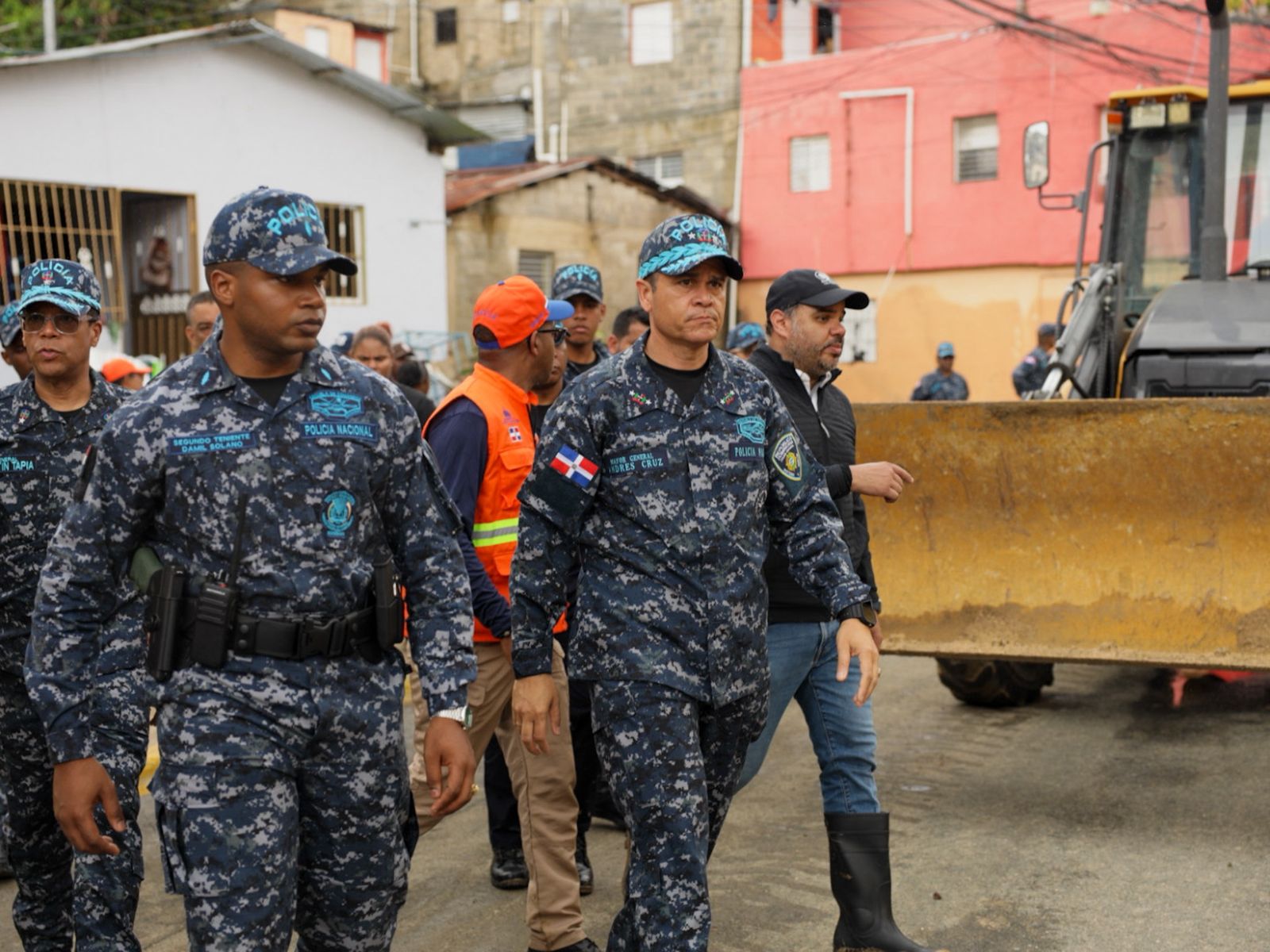 Policía Nacional supervisa labores de emergencia en Las 800 de Los Ríos