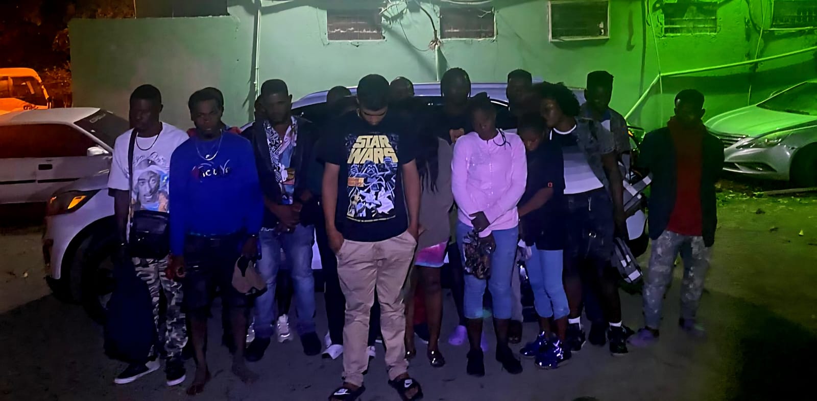 Detienen dominicano transportando 21 haitianos indocumentados en Santiago Rodríguez