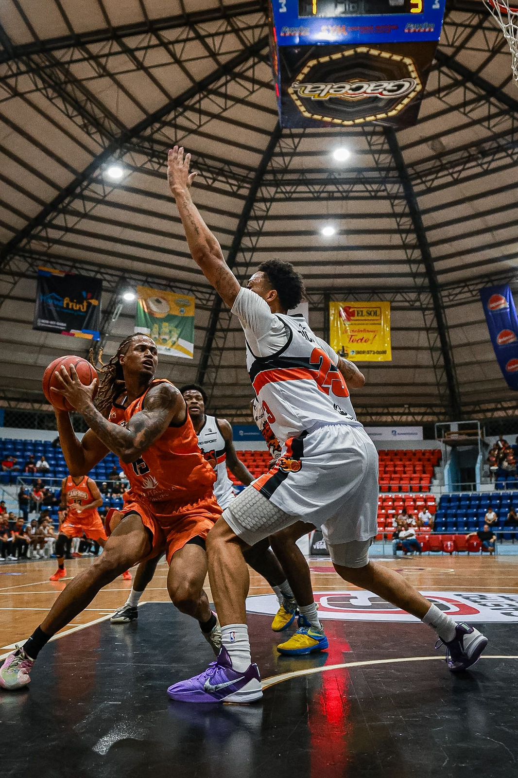 Mirambeaux lidera triunfo de los Reales ante Cañeros