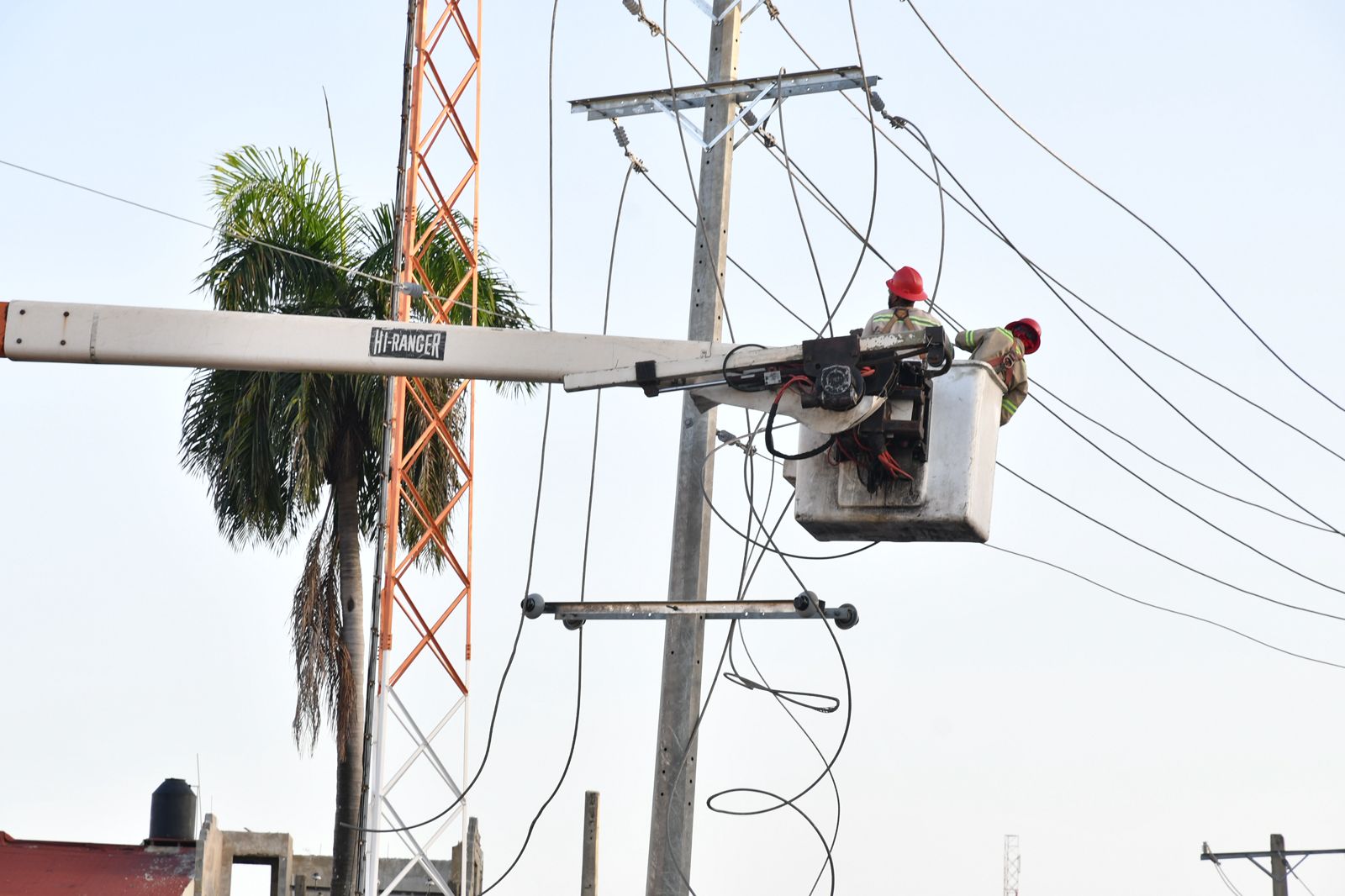 Gascue, Ciudad Colonial y otros 9 sectores se quedarán sin luz por interrupción del servicio eléctrico