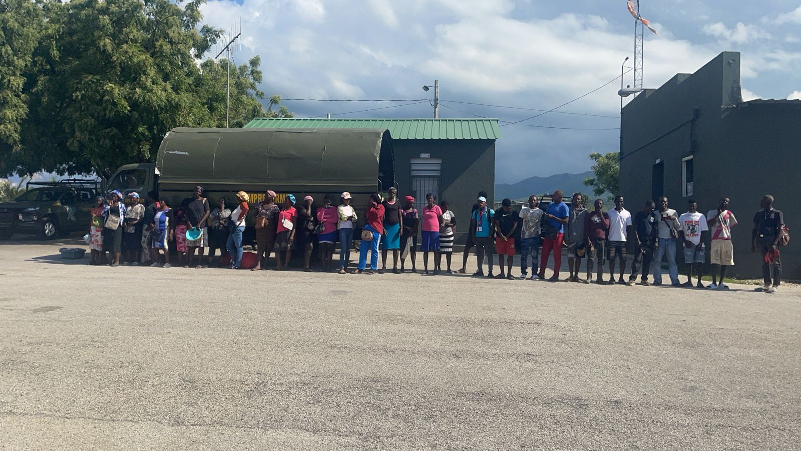 Ejército detiene 66 haitianos en condición migratoria irregular en Bahoruco e Independencia