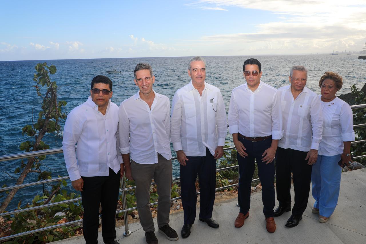 Presidente Abinader y ministro Collado inauguran segunda etapa del Malecón de Santo Domingo Este