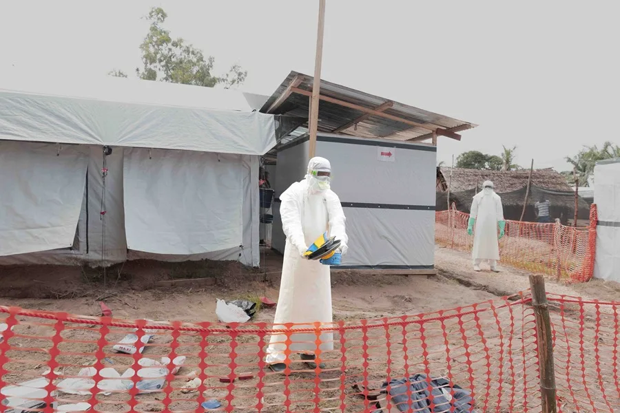 RD del Congo eleva a 131 las muertes sospechosas por el brote de ébola en el este del país