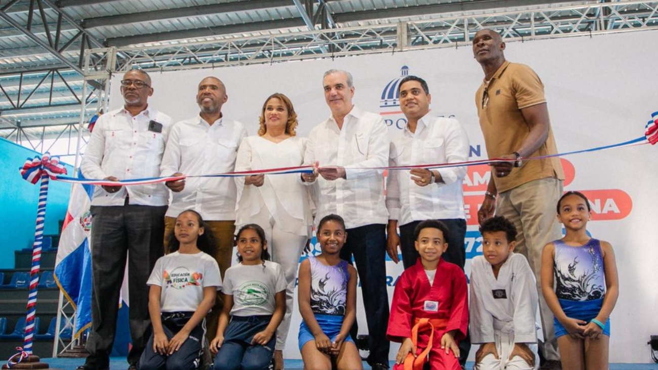 Gobierno entrega pabellones remozados del Centro Deportivo de La Romana