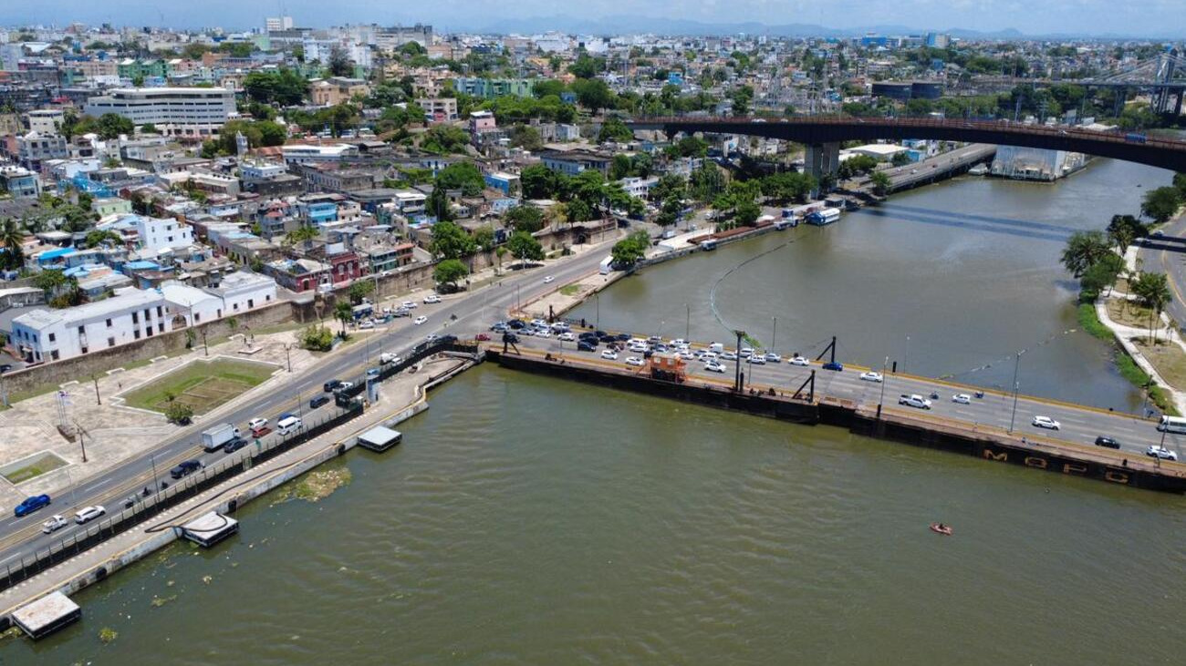 MOPC anuncia cierre temporal del puente flotante este sábado