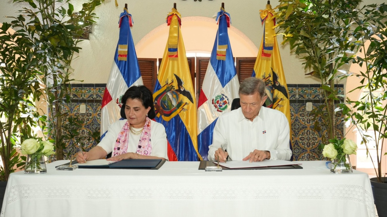 Cancilleres de República Dominicana y Ecuador abordan comercio, energía y crisis haitiana