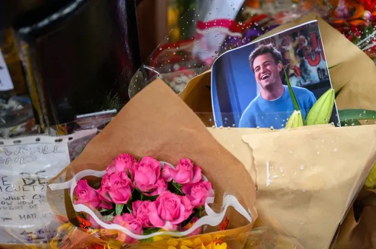 Con cinco sentencias, la Fiscalía de EE.UU. imparte justicia por la muerte de Matthew Perry