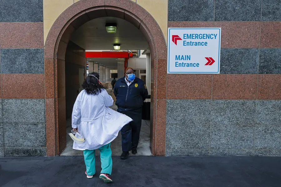 EE.UU. excluye a los médicos extranjeros del veto migratorio impuesto a 39 países