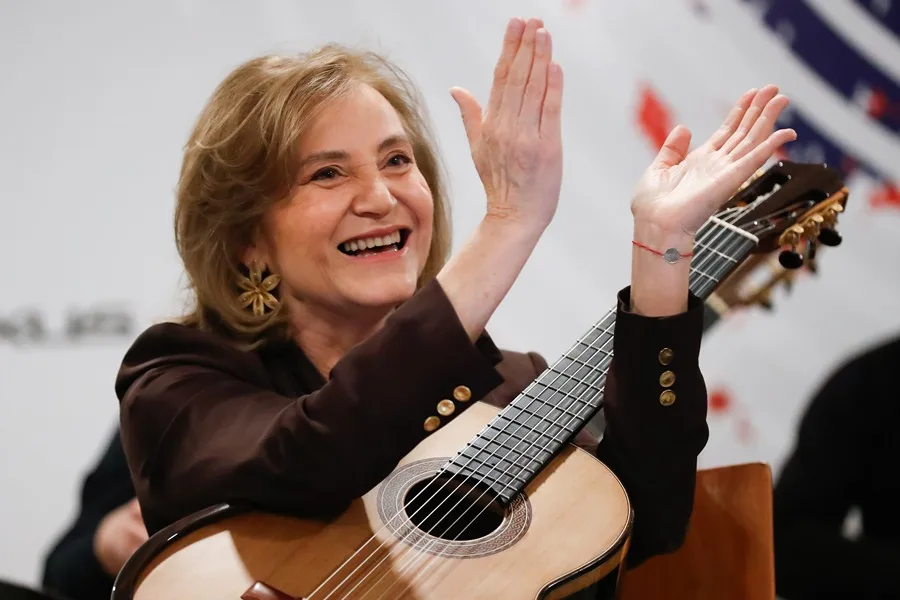 La música enseña a los seres humanos a ser sociales, dice la guitarrista Berta Rojas