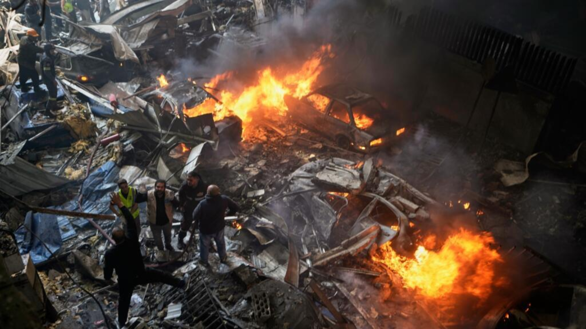 Más de 380 muertos en Líbano tras alto el fuego mientras continúan ataques israelíes