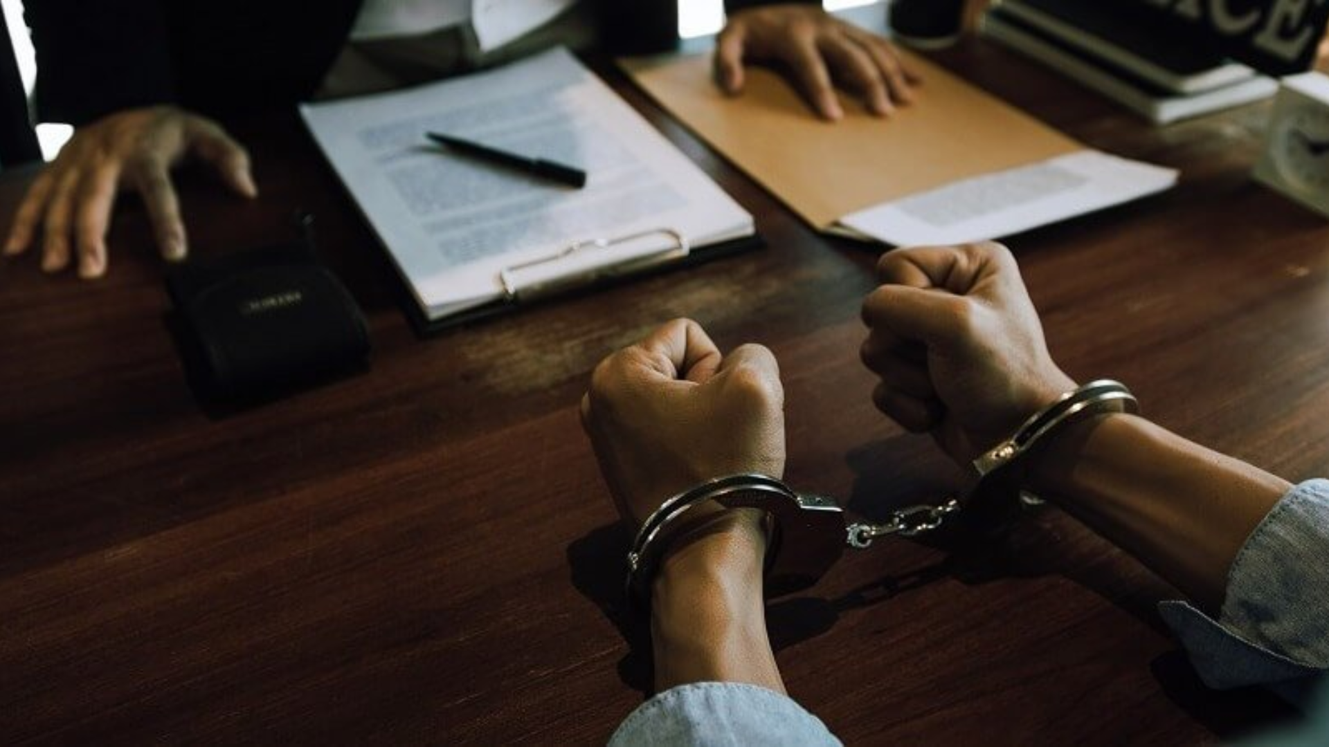 Gobierno autoriza extradición de dos dominicanos reclamados por EE.UU. por varios delitos