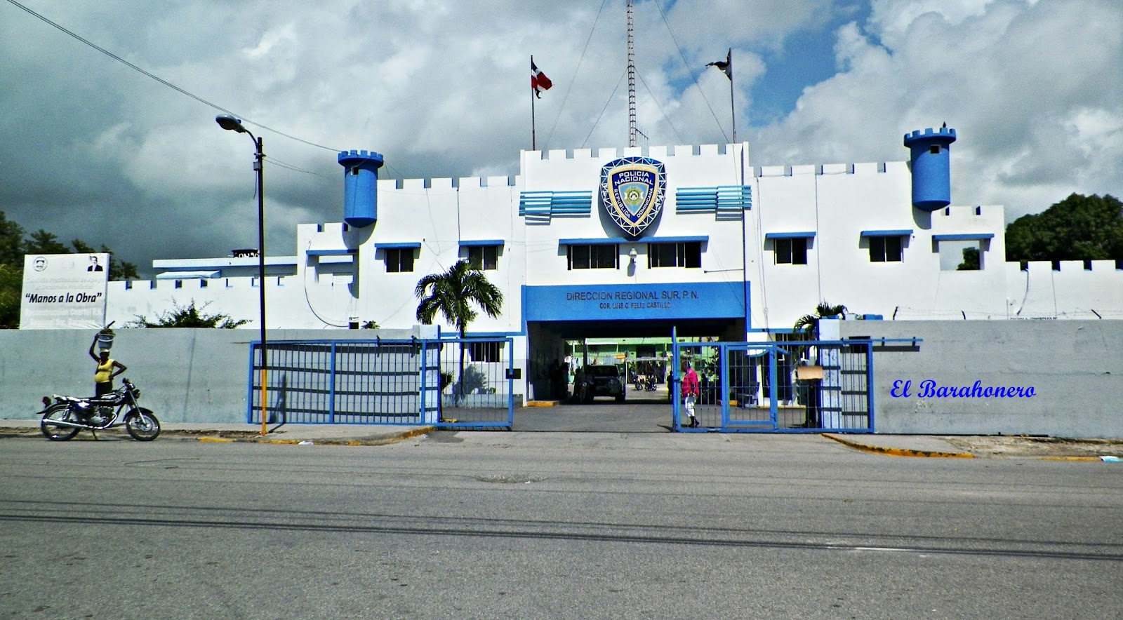 Detienen a tres hombres que asaltaron un colmado con una pistola de juguete en Cabral