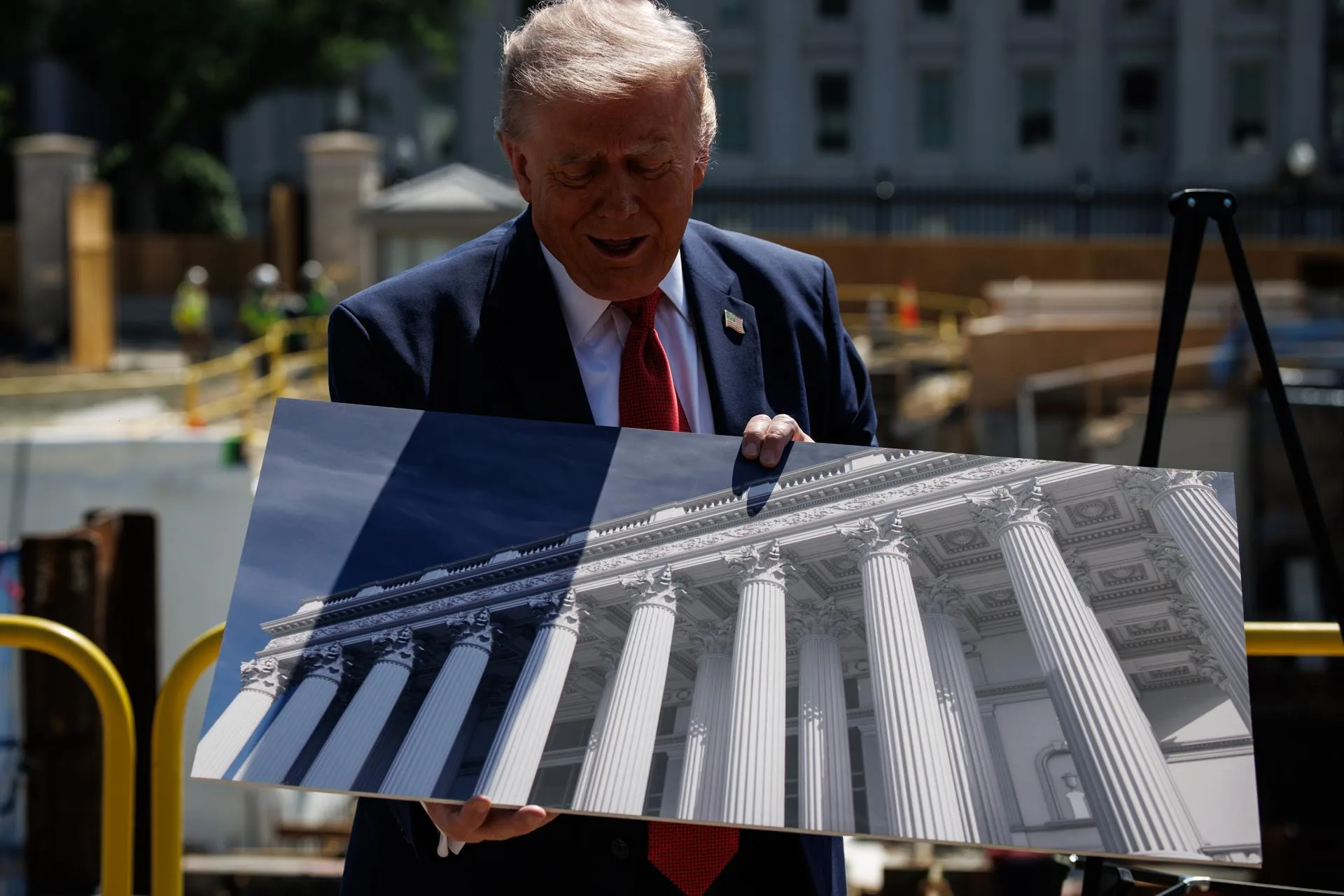 Trump presenta el futuro salón de baile de la Casa Blanca como un «regalo» suyo al país