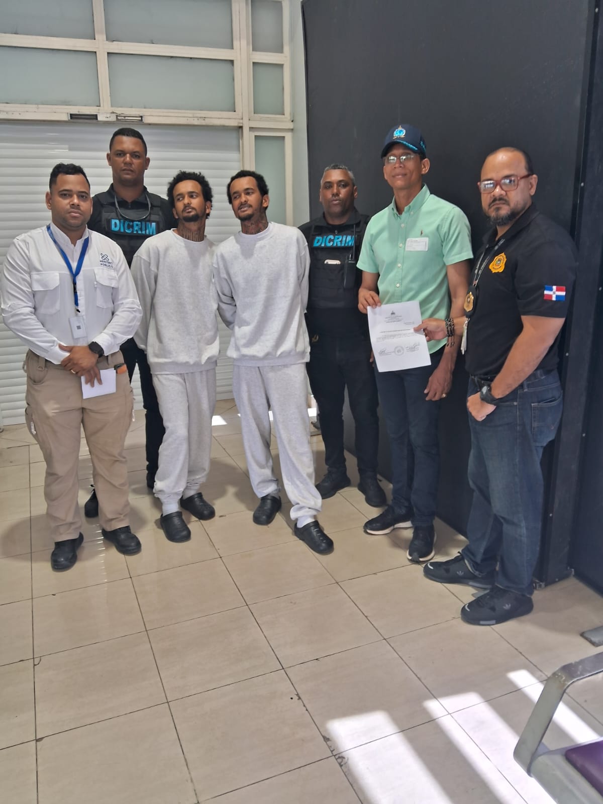 Deportan desde Puerto Rico a dos hermanos vinculados a asalto en joyería de Cristo Rey