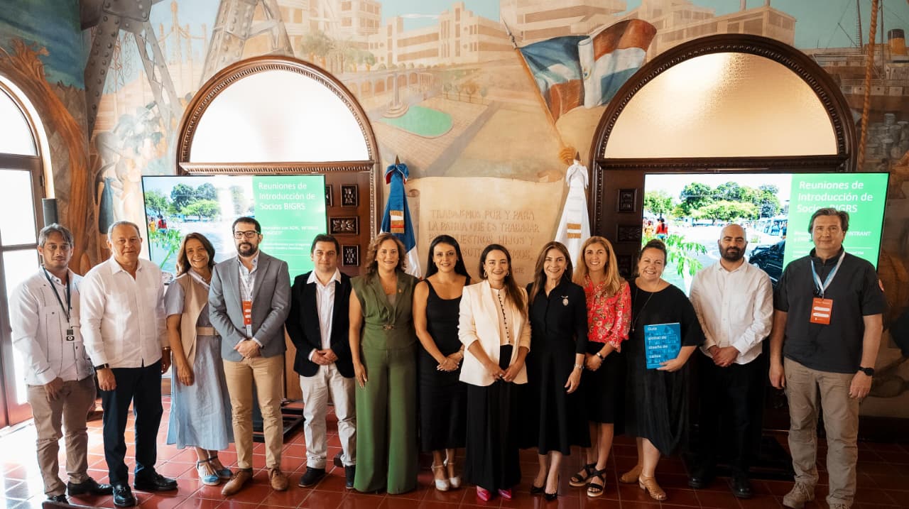 Santo Domingo se integra a iniciativa global de seguridad vial de Bloomberg