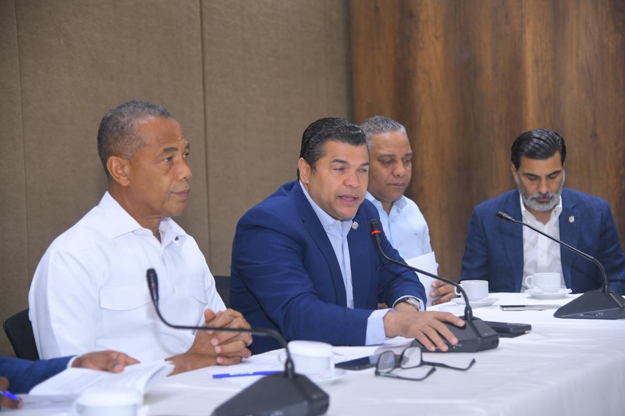 Diputados inician discusión sobre problemática del motoconcho en la República Dominicana