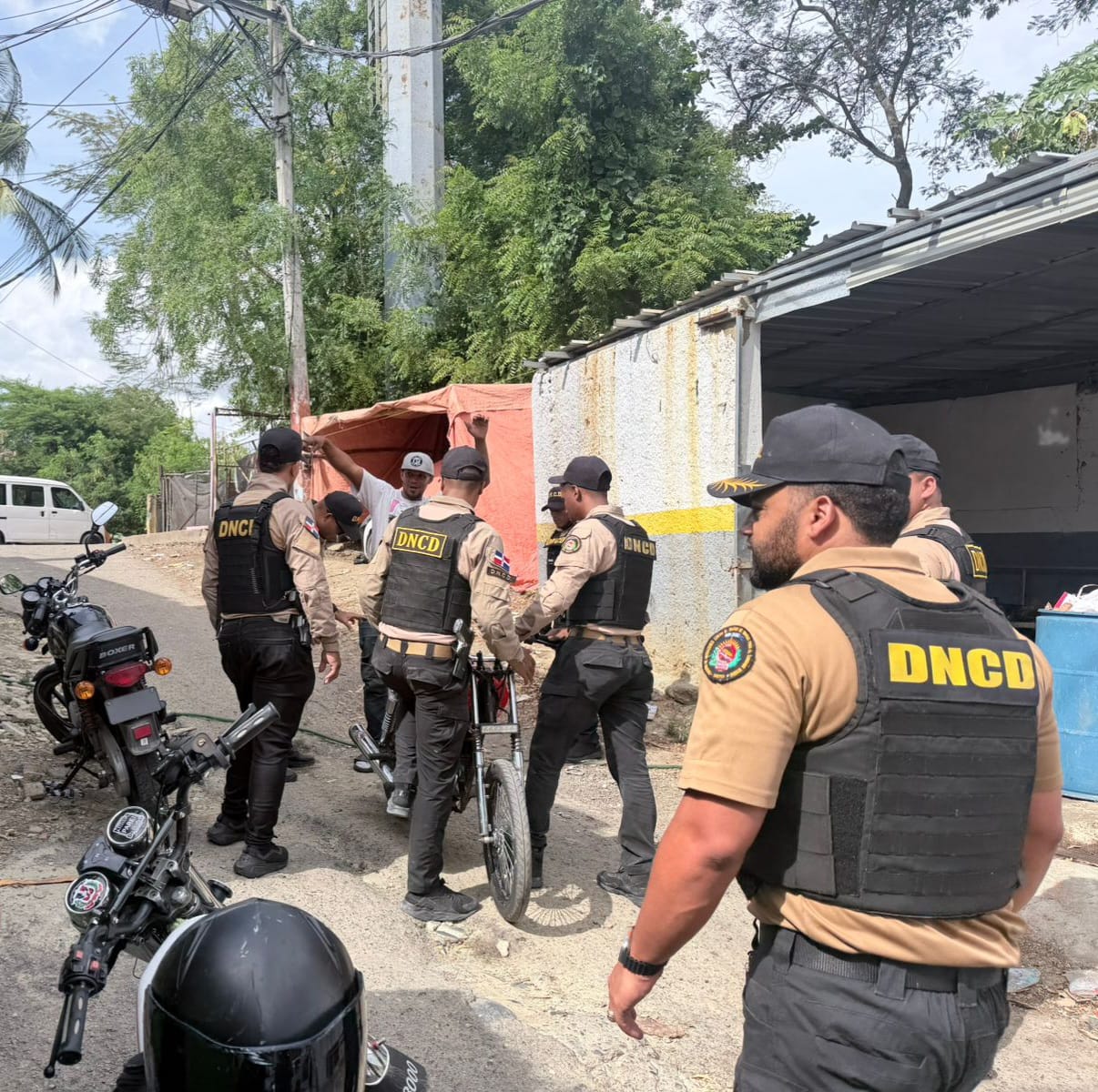 Arrestan a seis personas y ocupan más de cinco mil gramos de presunta droga en Santiago