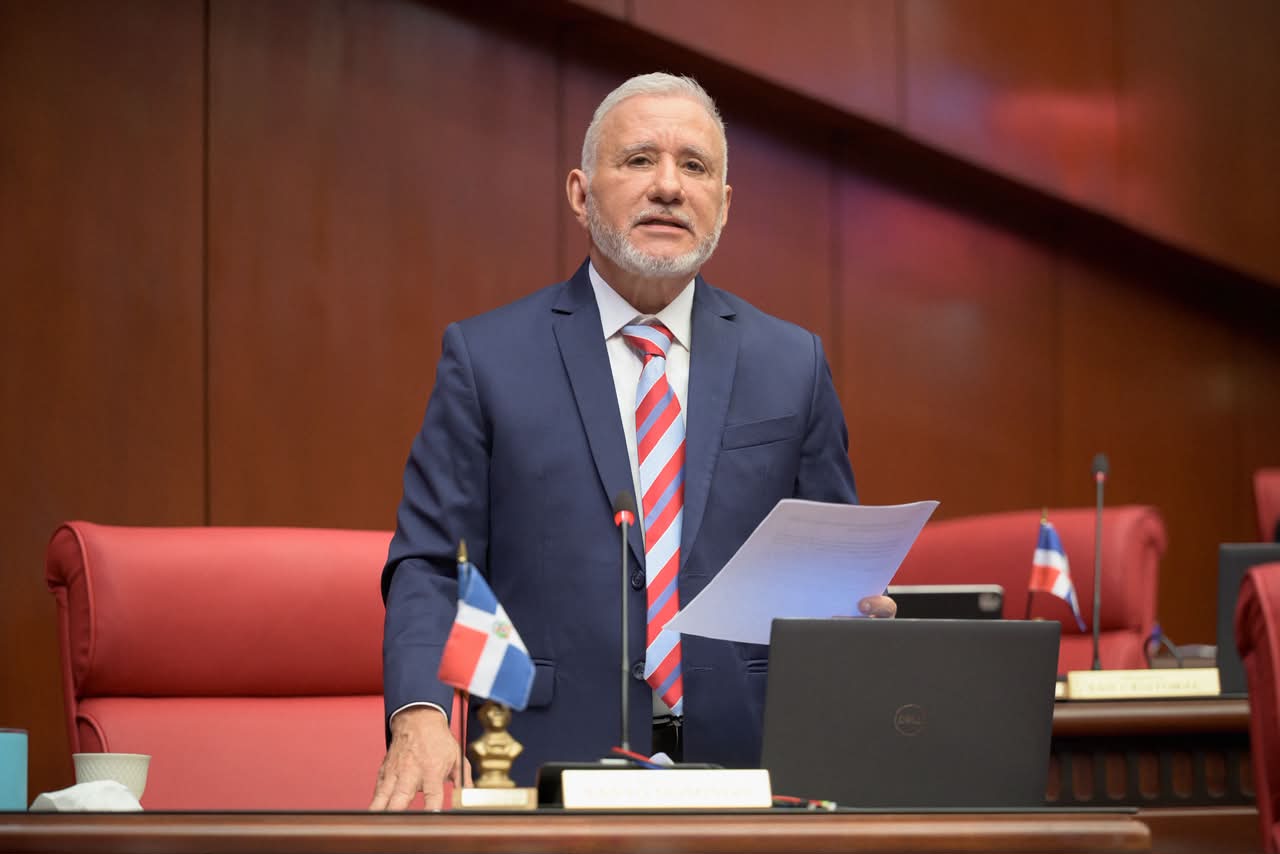 Taveras Guzmán renuncia al bloque del PRM y se declara independiente