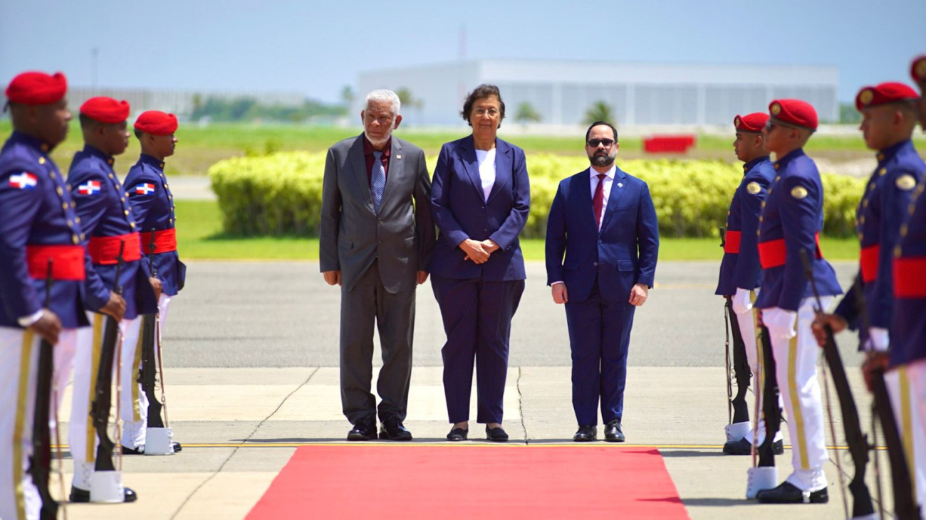 Presidenta de Surinam llega al país para una visita oficial de tres días