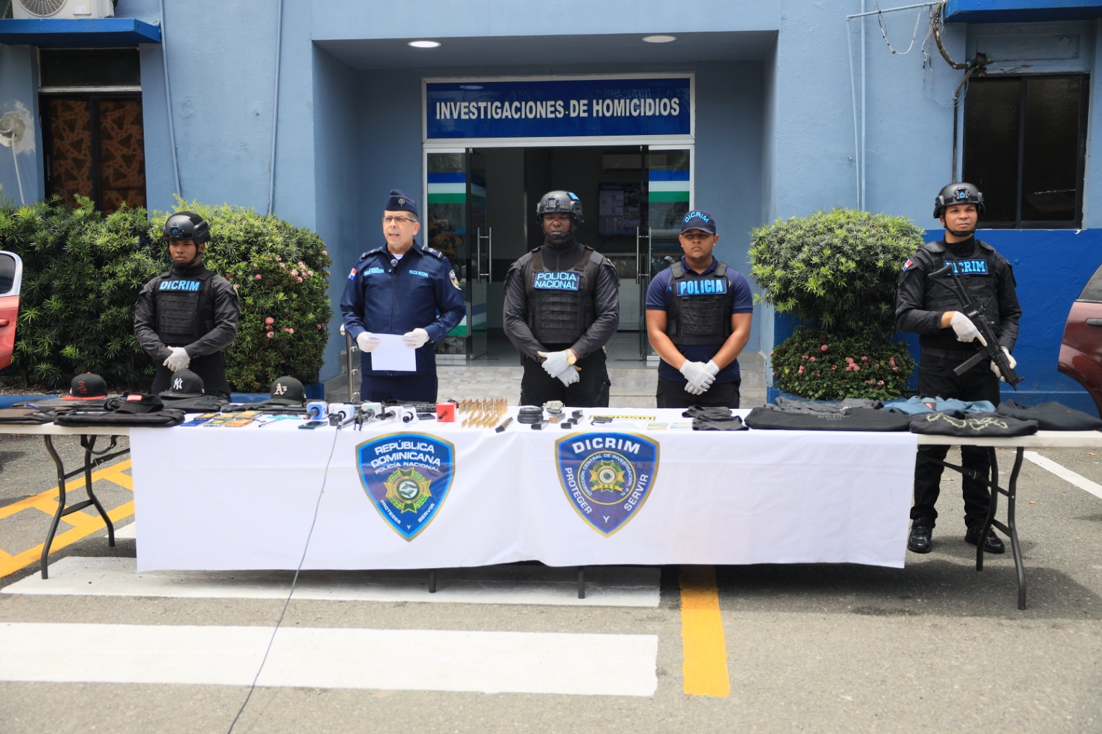 Muere presunto integrante de “Los Fantasmas” en operativo policial en Boca Chica