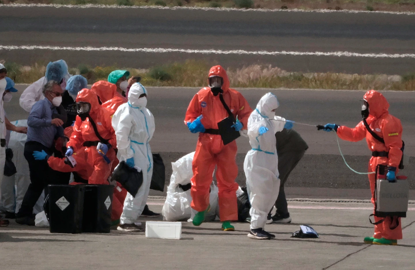 2 pasajeros dan positivo en hantavirus y un tercero muestra síntomas tras la evacuación del crucero
