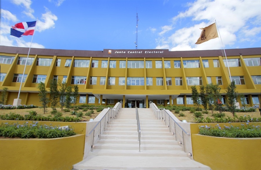 JCE habilita 90 municipios exclusivos para entregar cédula a dominicanos nacidos entre enero y abril
